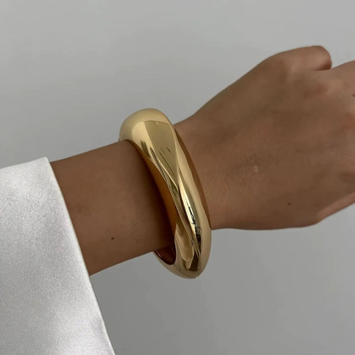 Vintage Vibe Cuff Bangles – Bold Geometry Meets Urban Gold & Silver Shine