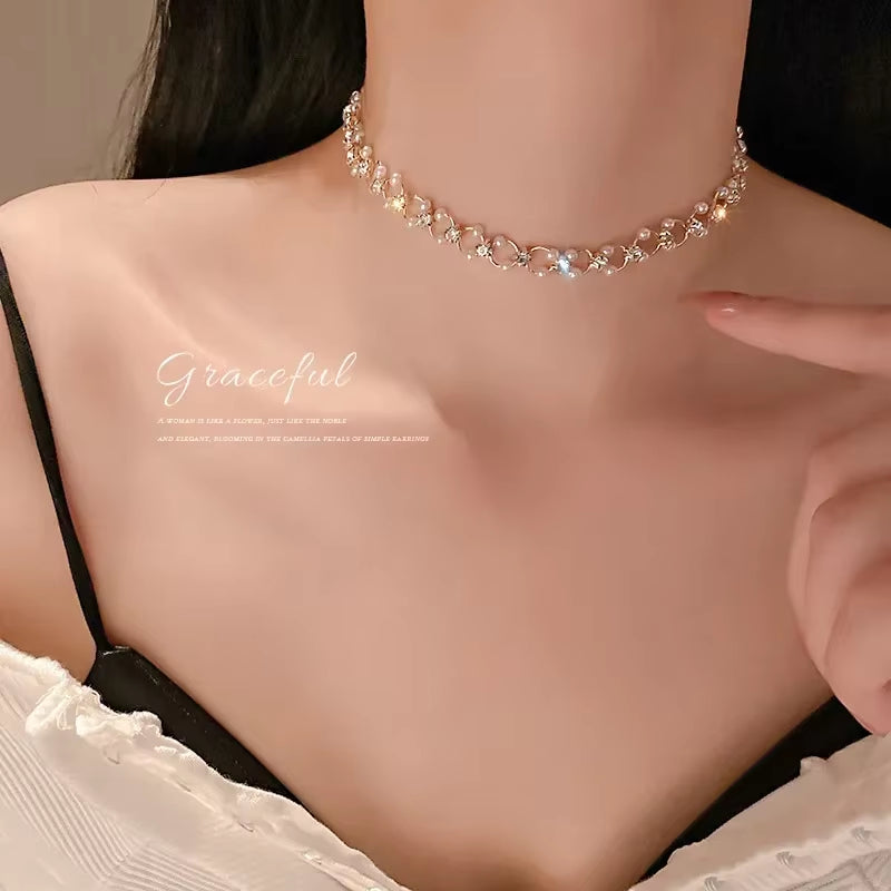 Silver Horizon Triangle Pendant Necklace – Where Minimalism Meets Modern Muse