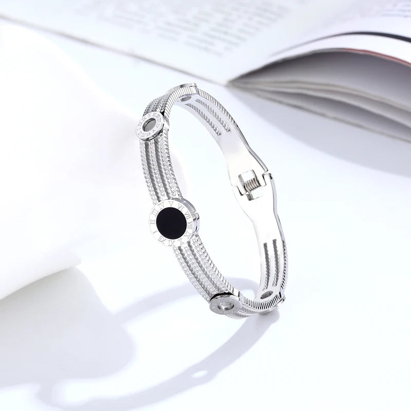 Timeless Edge – Exquisite Roman Numeral Gear Bangle for Women